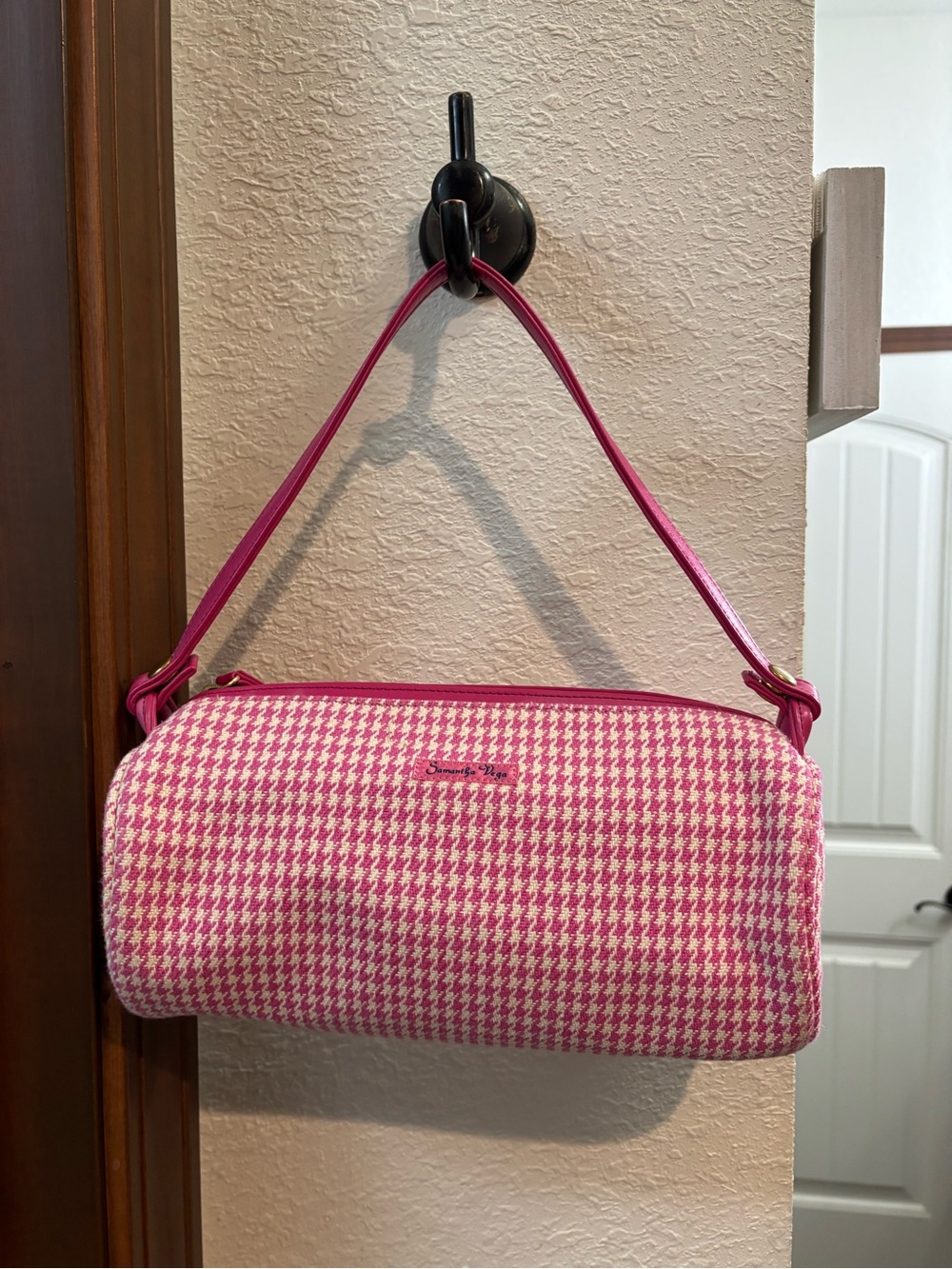 Samantha Vega Pink Houndstooth Shoulder Barrel Bag with matching crossbody strap